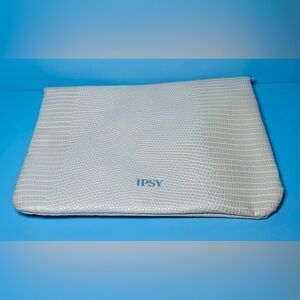 Ipsy Glam Bag Ivory Animal Print Snap Front Makeup Purse Cosmetic Travel‎ Case